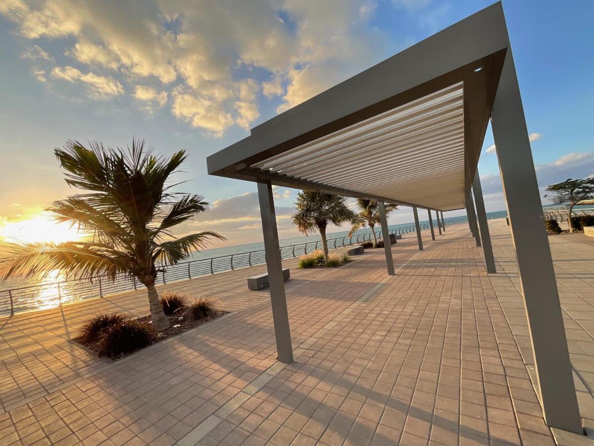Sunset Holiday Home On The Beach Ras al-Khaimah Exterior photo